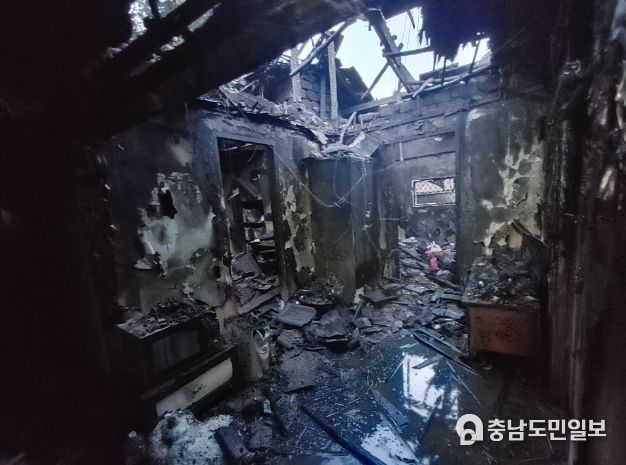 지난 6월 화재가 발생한 B씨의 주택 모습