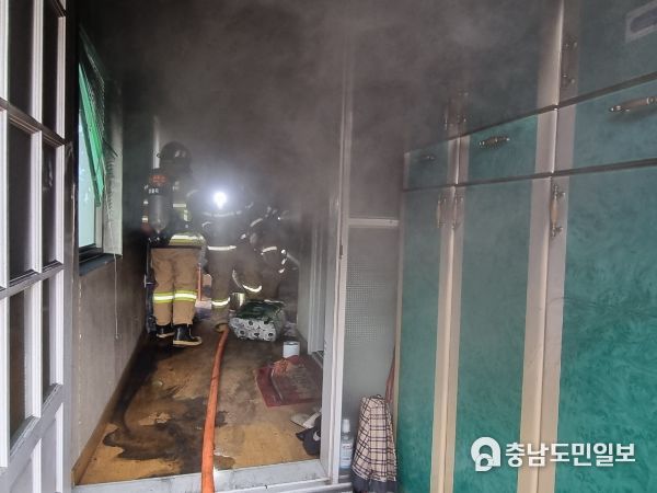 논산소방서, 강경읍 주택화재서 극적 인명구조