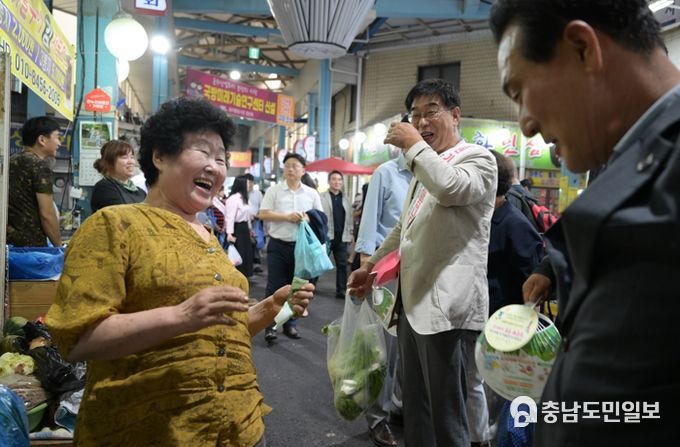 6월 전통시장 장 보는 날 행사 중