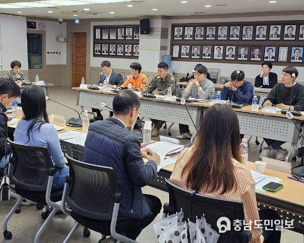 시청 상황실에서 열린 ‘재난 대응 안전한국훈련 기획 회의’ 장면