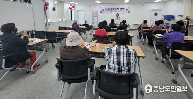 치매예방 교육 사진