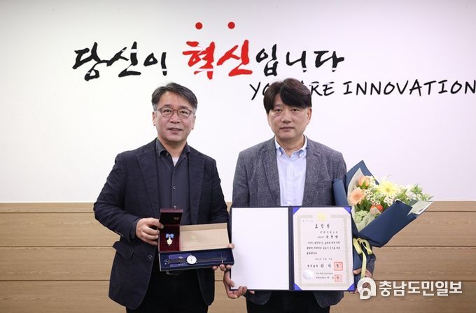 (왼쪽) 인천시설공단 김종필 이사장, (오른쪽) 인천시설공단 윤찬영 경영본부장