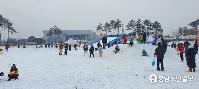 청주시 꿀잼 눈썰매장, 2주 만에 입장객 1만2천명 돌파