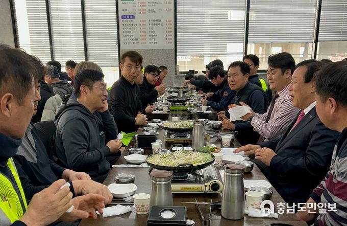세종시 최민호 시장, 새해 맞아 환경관리원 노고