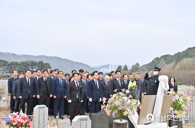김태흠 충남도지사 “서해 지켜낸 영웅들 잊지 않을 것”